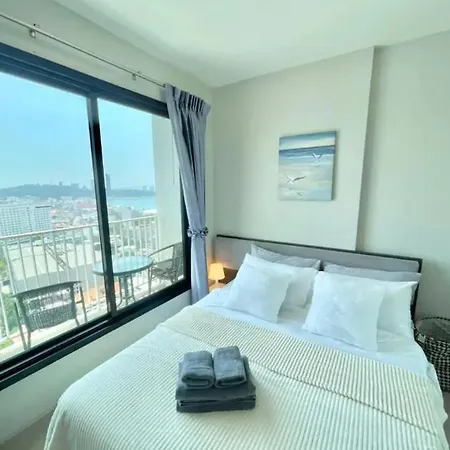 The Base Central Pattaya Long Balcony King-Bed With Infinity Pool & Free Netflix Exterior photo