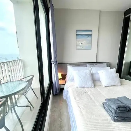 The Base Central Pattaya Long Balcony King-Bed With Infinity Pool & Free Netflix Exterior photo