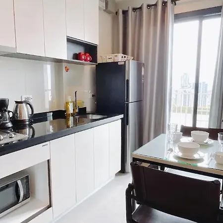 The Base Central Pattaya Long Balcony King-Bed With Infinity Pool & Free Netflix Exterior photo