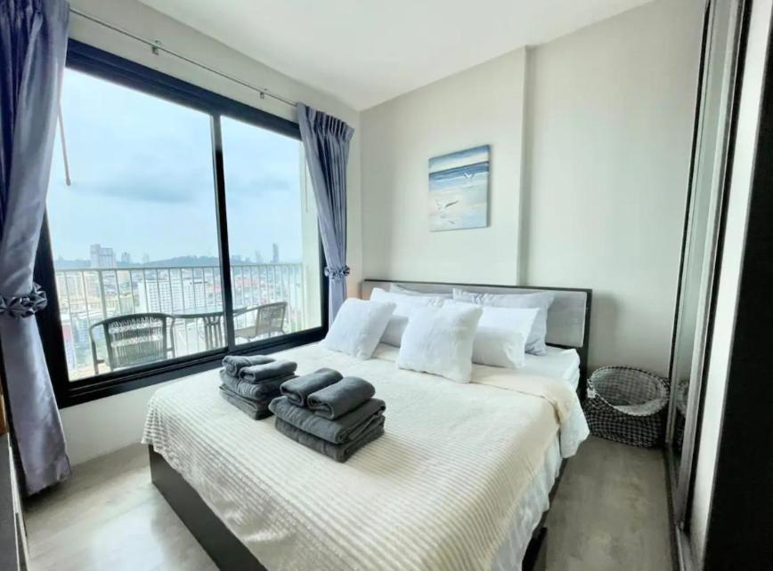 The Base Long Balcony King-bed With Infinity Pool & Free Netflix