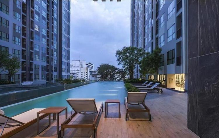 The Base Long Balcony King-bed With Infinity Pool & Free Netflix